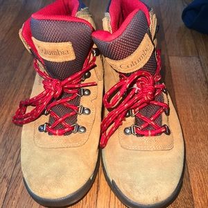 Columbia’s hiking boots